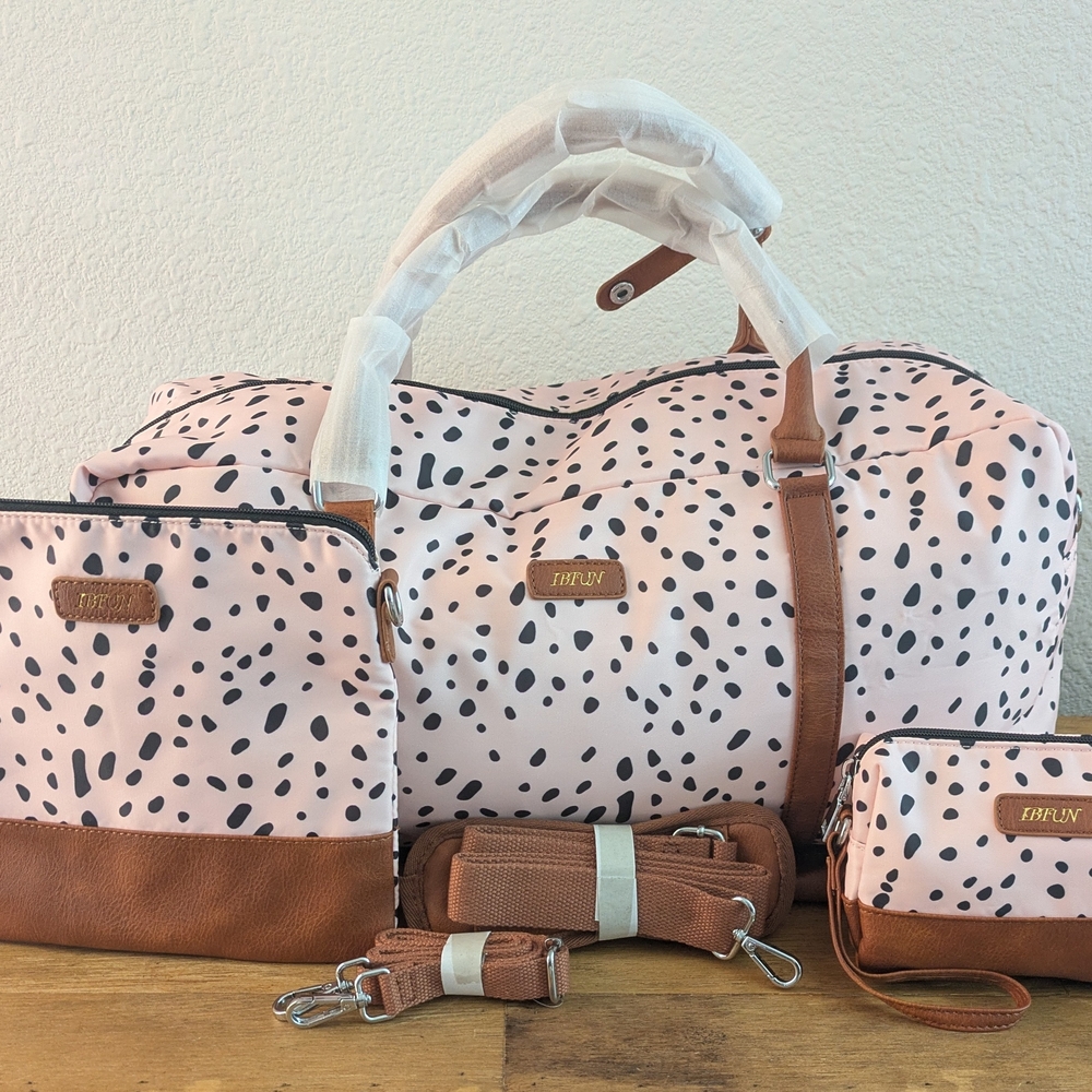 3 Pc. Pink Cow Print Weekend Bag Set - Everything For A Weekend Getaway! NWT 🩷